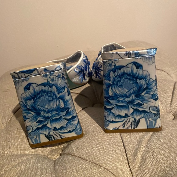 Betsey Johnson Bridal Blue Floral Embellished block heels - Picture 8 of 11